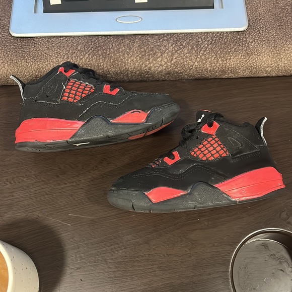 JORDAN 4 RETRO THUNDER USED 8 C - Picture 4 of 9